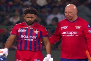 Rishabh Pant walks off