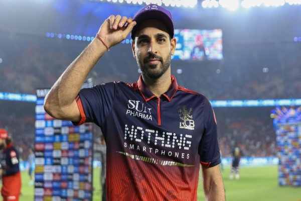 Bhuvneshwar Kumar with purple cap
