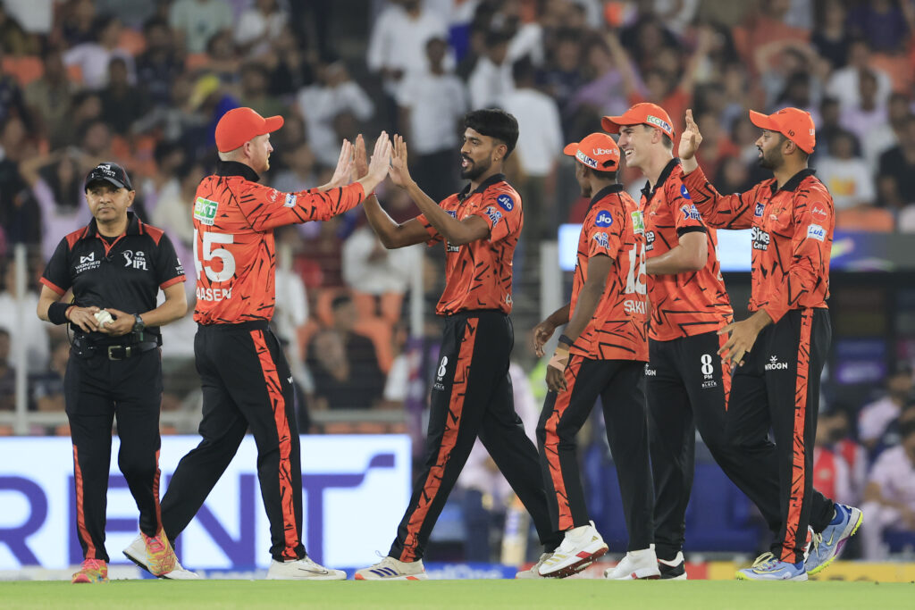 SRH celebrate a wicket