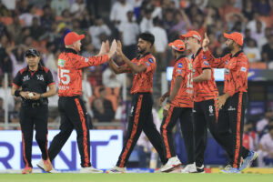 SRH celebrate a wicket