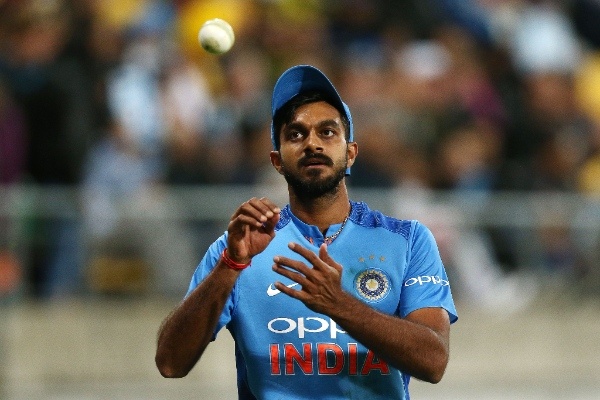 Vijay Shankar in action