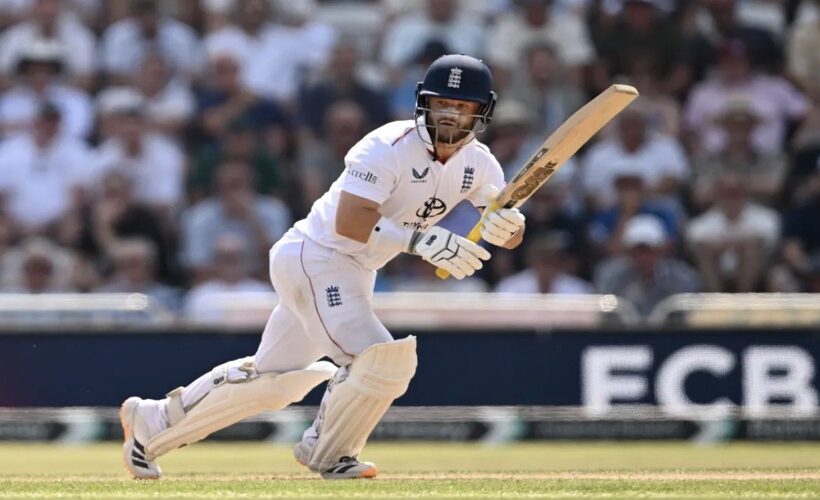 Ben Duckett in action