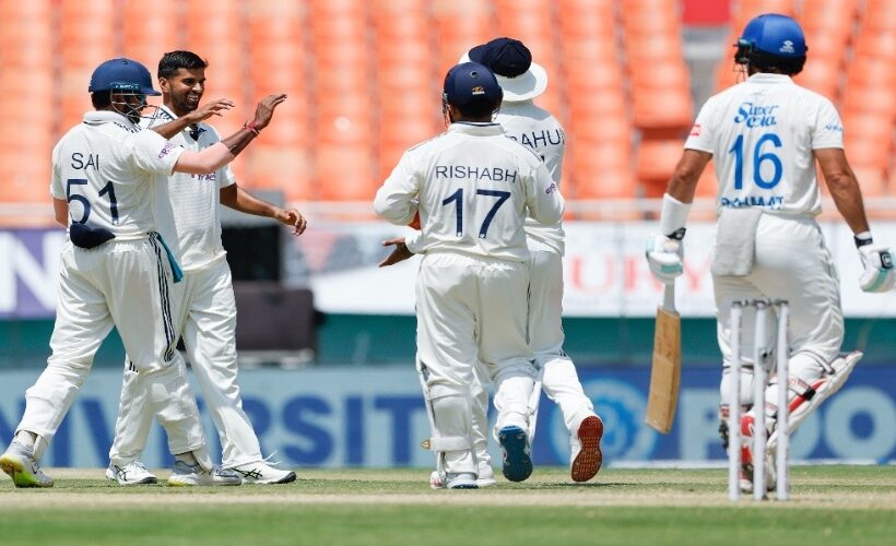 India celebrate wicket