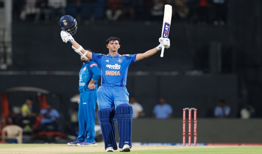 Yashasvi Jaiswal celebrates