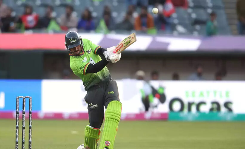 Marcus Stoinis play a shot