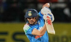 Shubman Gill bats