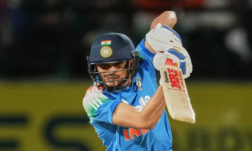 Shubman Gill bats