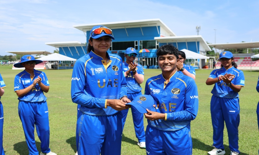 Esha Oza (L) and Theertha Satish (R)